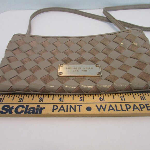 Michael Kors Handbag Suede and Patent Leather Design Light Tan - Picture 5 of 7